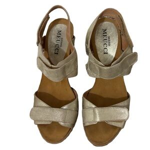 Sesto Meucci Women's Beige Ankle Strap
Sandals US 9 M Wedge Open-Toe Shoes